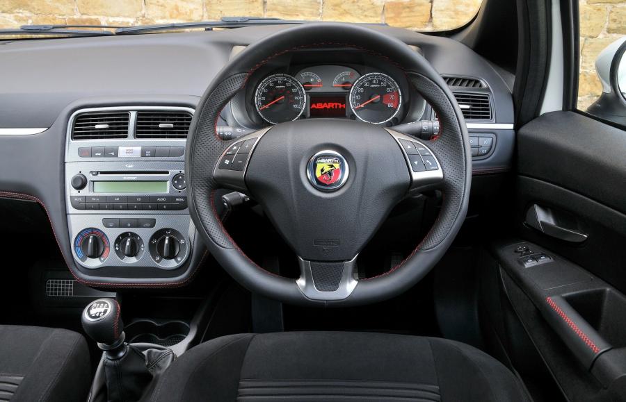 Торпедо Abarth Grande Punto (199) 2008 года  (UK) (фото 4 из 29)